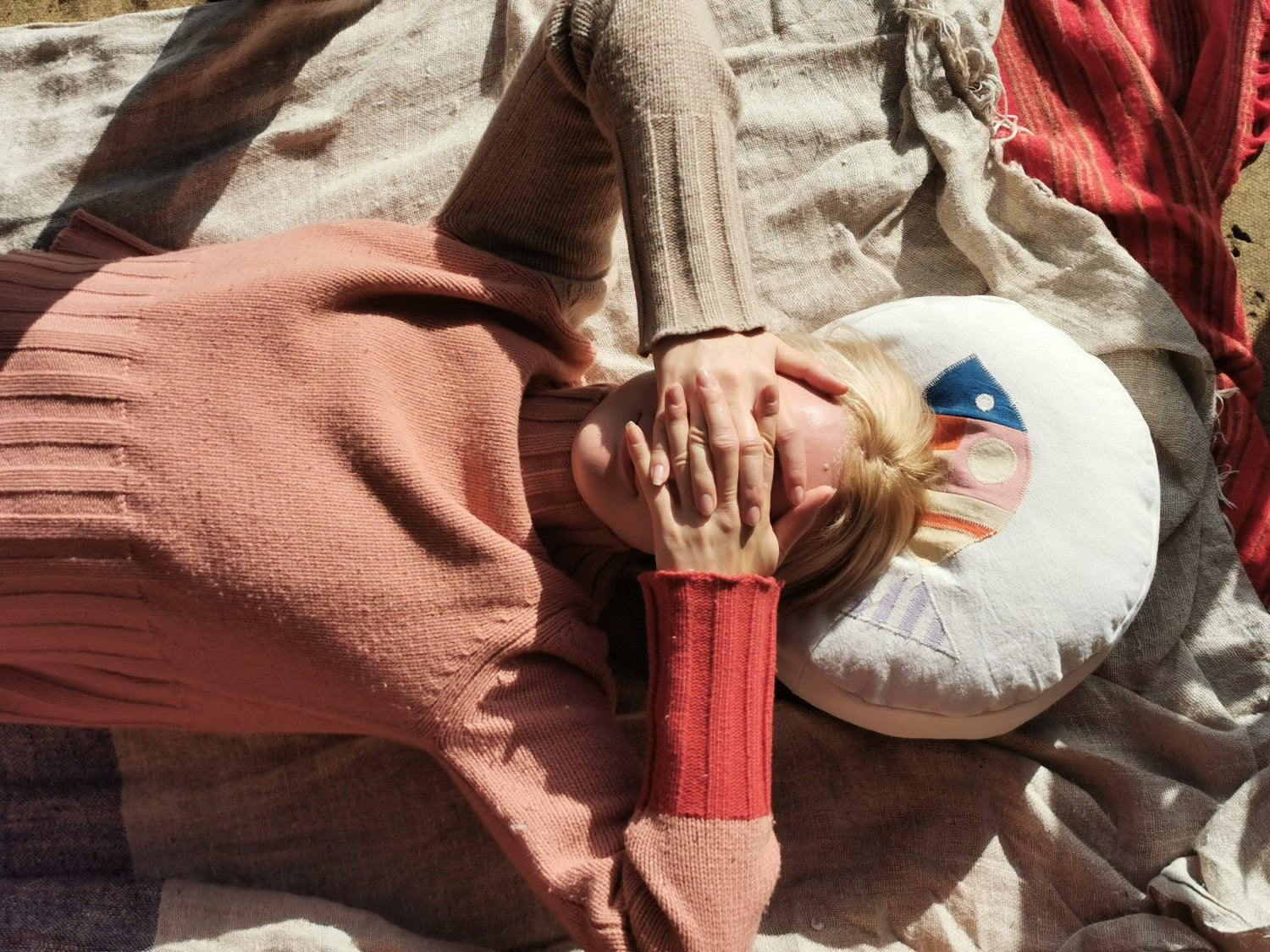 C -ET- C cushion Fish Cush in Indigo