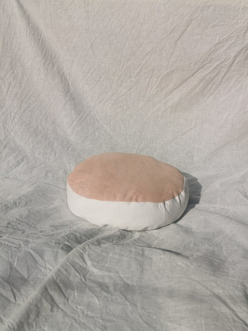C -ET- C cushion Hilma Cush