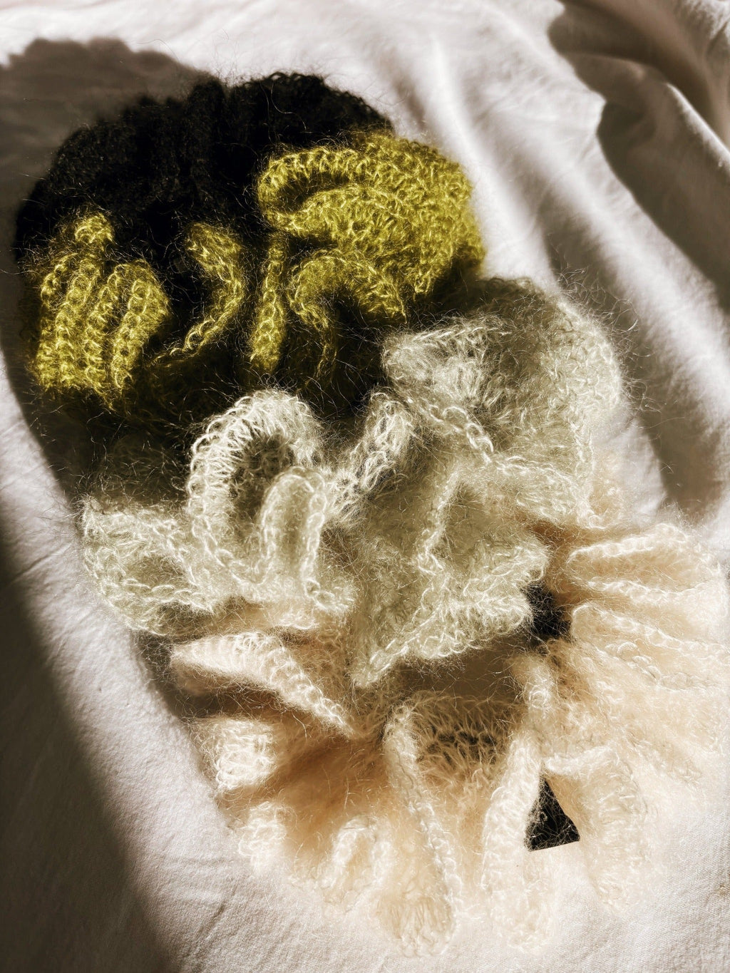 C -ET- C Mohair Ice Moss Scrunchie