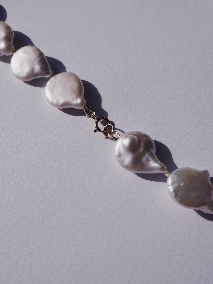 COUPER -ET- COUDRE Necklace Lunar - Baroque Pearly Necklace