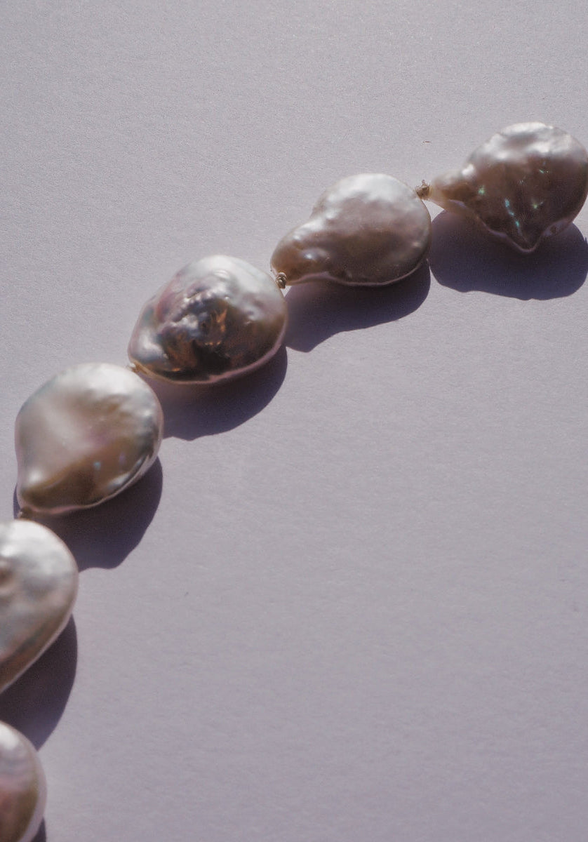 COUPER -ET- COUDRE Necklace Lunar - Baroque Pearly Necklace