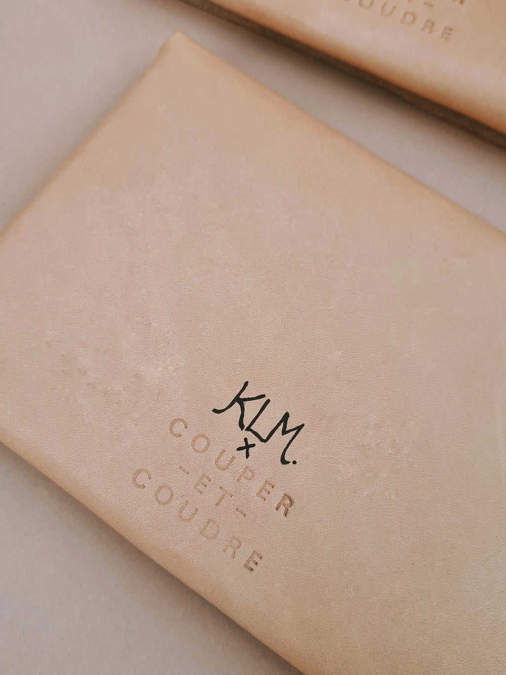 COUPER -ET- COUDRE WALLET Rebecca by Kate Meyler ~ 2 colours available